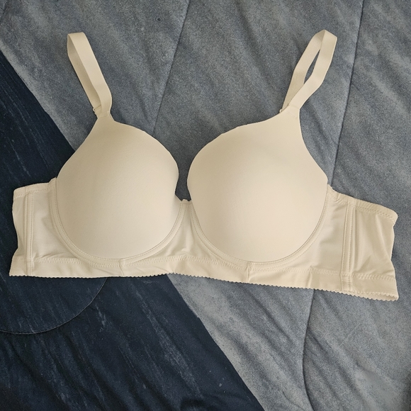 Other - Elegant Cream Women's Bra
